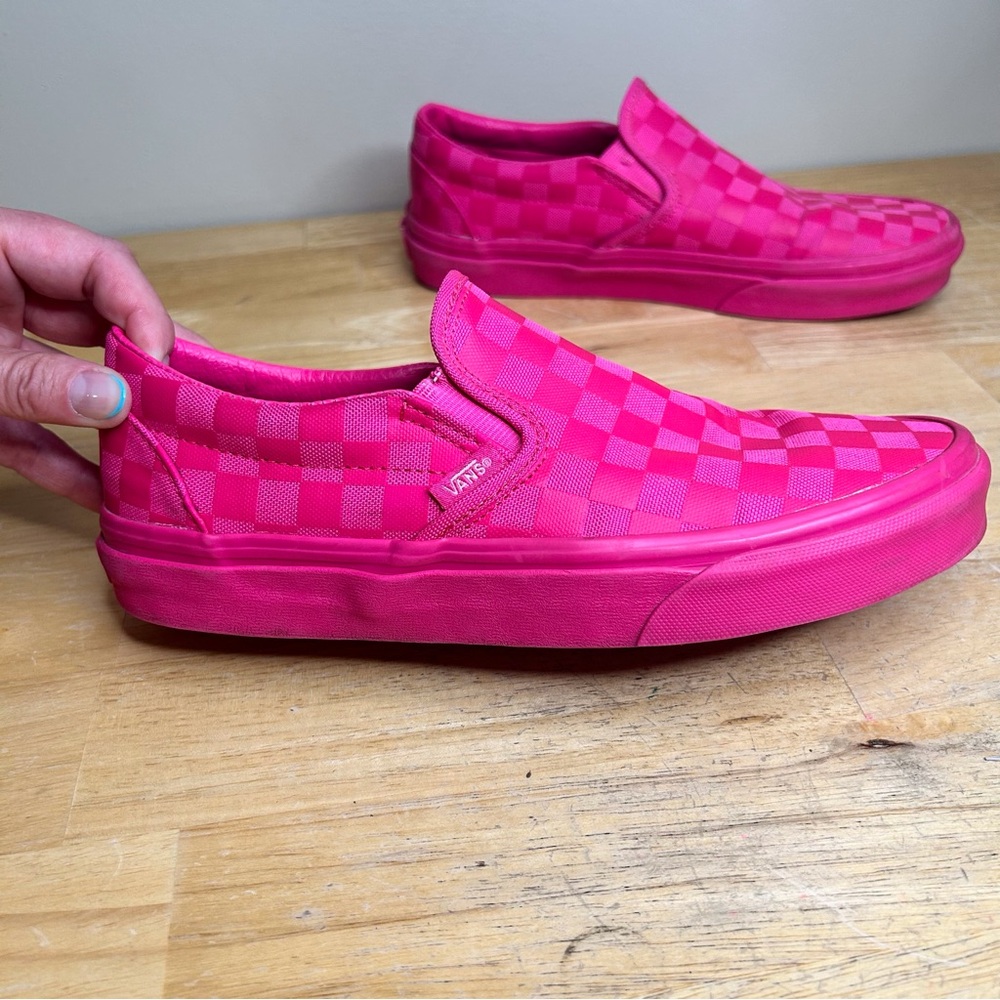 🩷 🩷 RARE FIND 🩷 🩷Vans Classic Slip-On Checkerboard Sneakers on Pink Glow - Picture 8 of 9